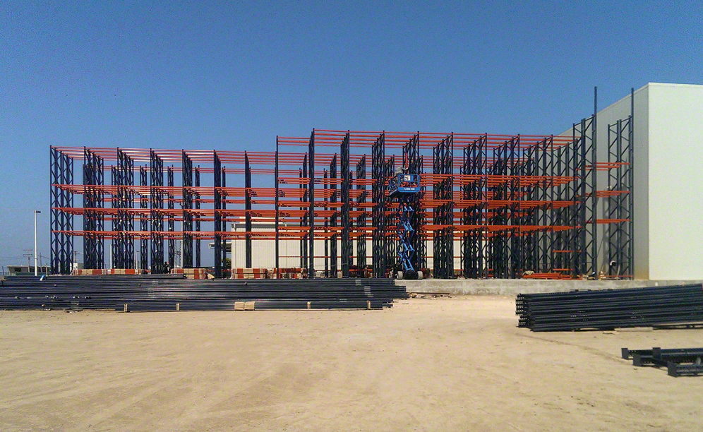 Cladding Rails In Cold Storage Example of clad-rack cold storage warehouses for Fruvemex - Mecalux.com