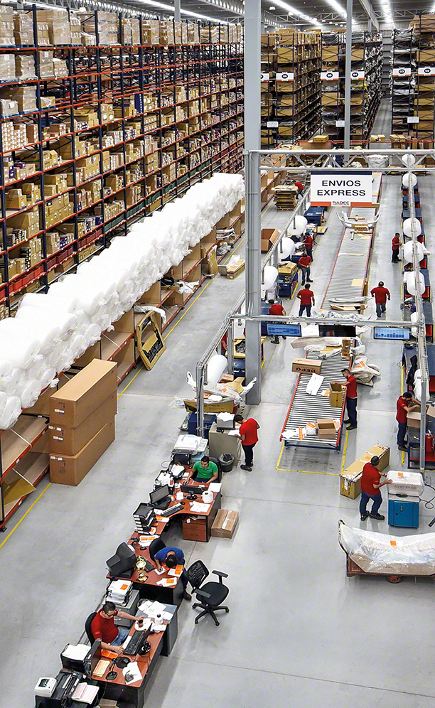 Bmw Store Part Racking Racking solution for automobile spare parts - Mecalux.com