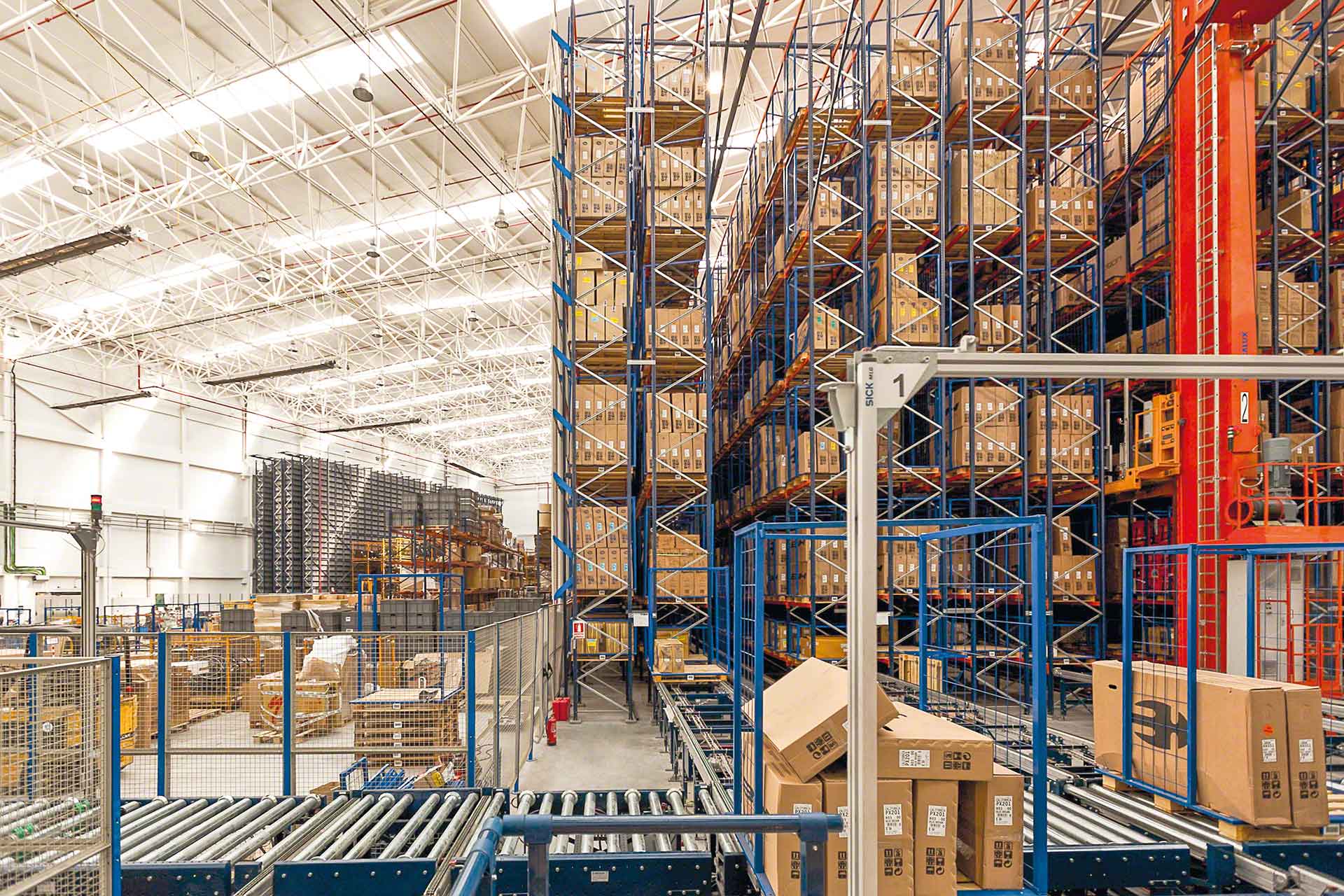 Automated warehouses are an example of the digitalisation of logistics