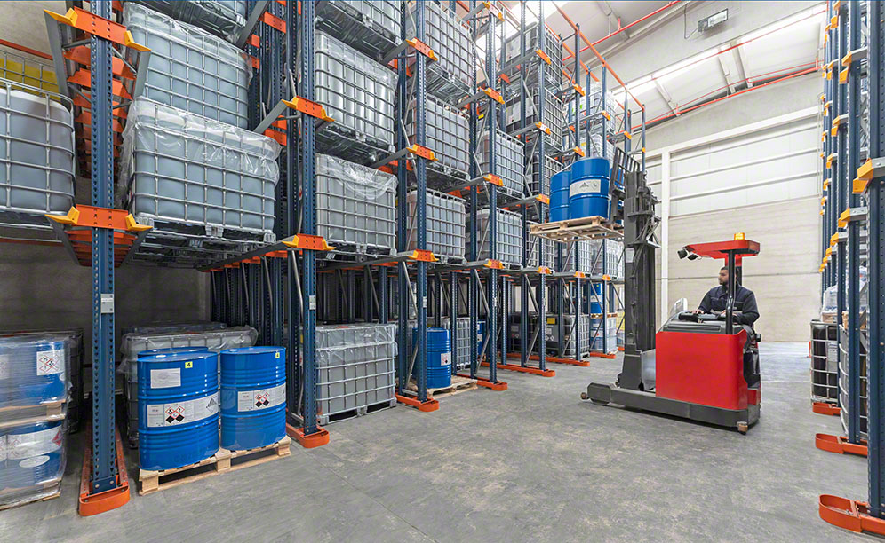 The drive-in racks optimise the surface area of the Global-TALKE facility