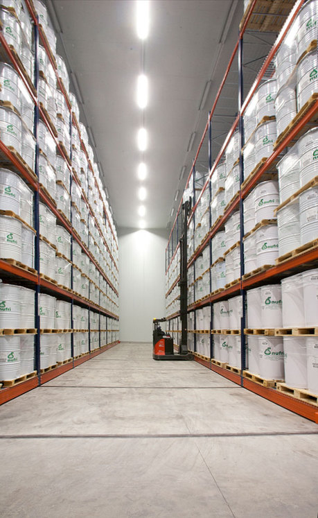 The Nufri warehouse has Movirack units of up to 22.7 m long