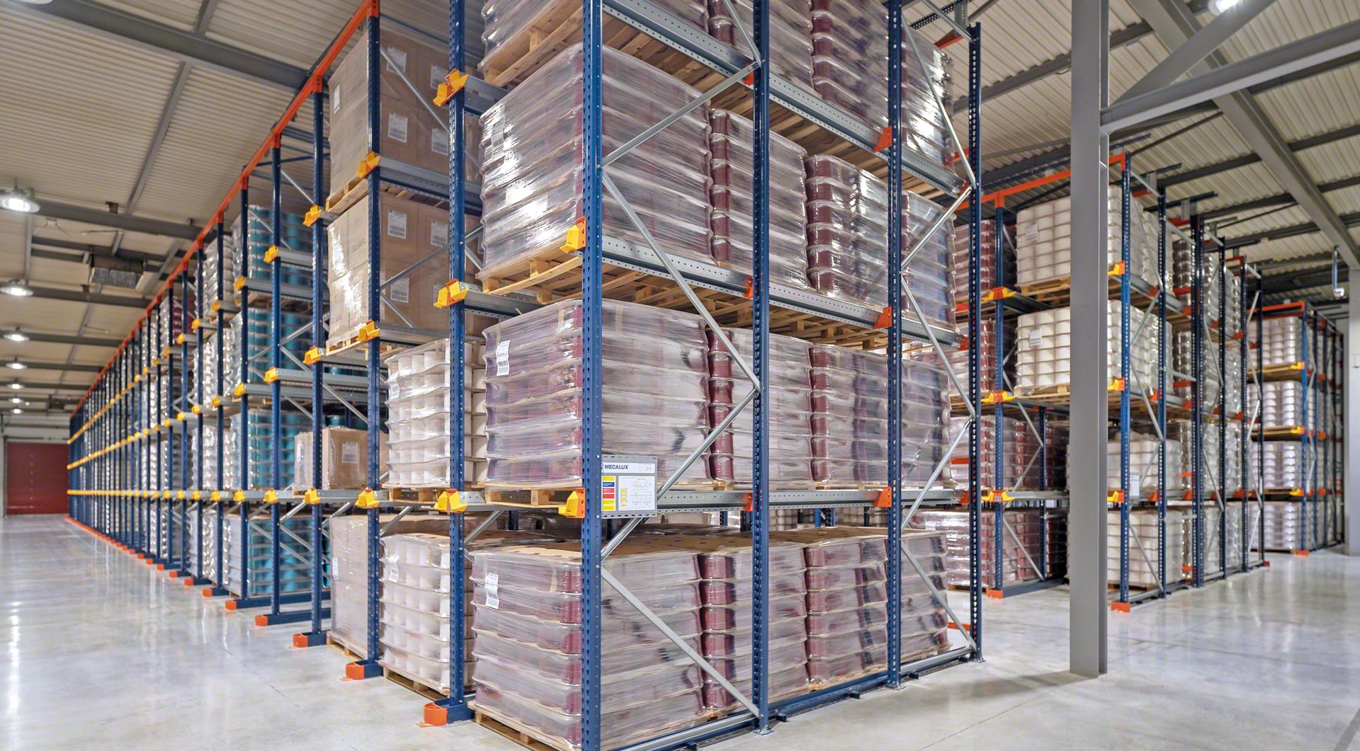 Drive-in/drive-through racking system title=
